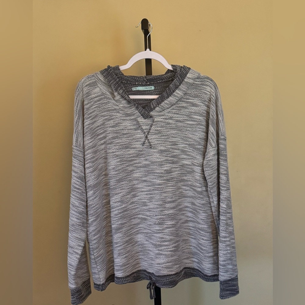 Maurices Grey and White Ladies Hoodie Size XXL